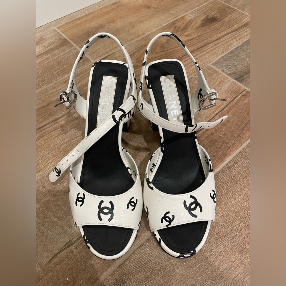Authentic Chanel Sandal - like new